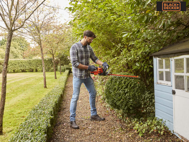 BLACK + DECKER BEHTS401 Hedge Strimmer® with Saw Blade 55cm 500W 240V