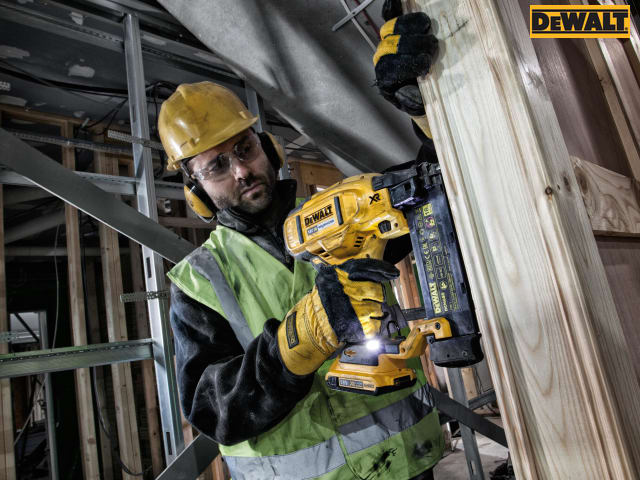 DEWALT DCN680N Brushless XR 18 Gauge Brad Nailer 18V Bare Unit