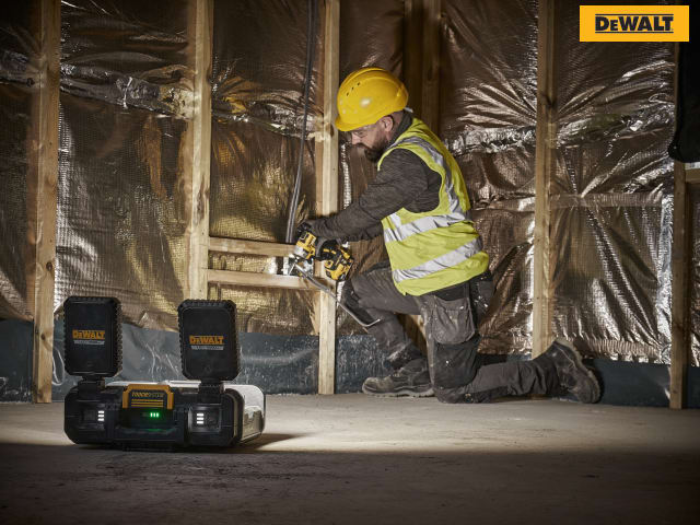 DEWALT TOUGHSYSTEM 2.0 Task Box & Light