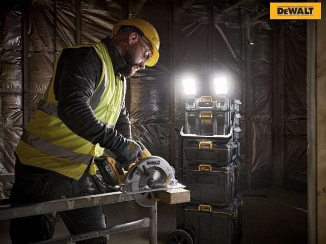 DEWALT TOUGHSYSTEM 2.0 Task Box & Light