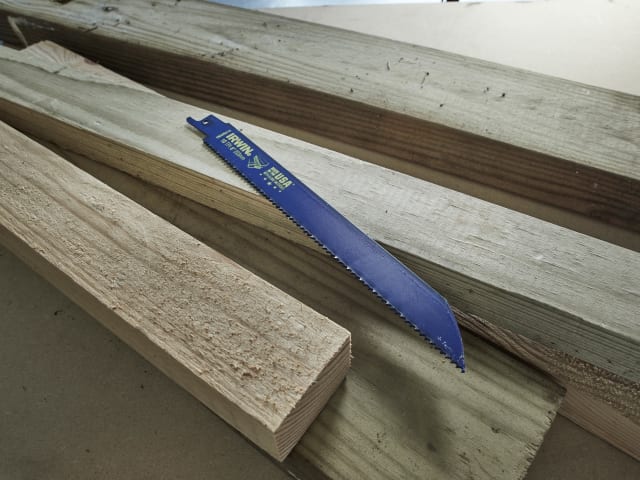 IRWIN® 810R Sabre Saw Blade Metal & Wood Cutting 200mm Pack of 25