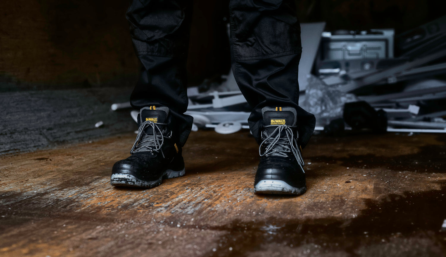 DeWalt Laser Safety Hiker Boots â GS Workwear