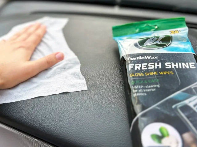 Turtle Wax Fresh Shine Gloss Wipes, Spring Fresh (Pack of 24)